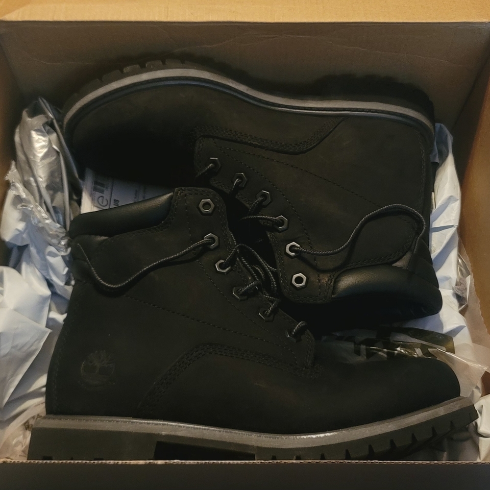 Womens Timberland Black Nubuck Leather Boots NIB Waterville 6" Waterproof Boot